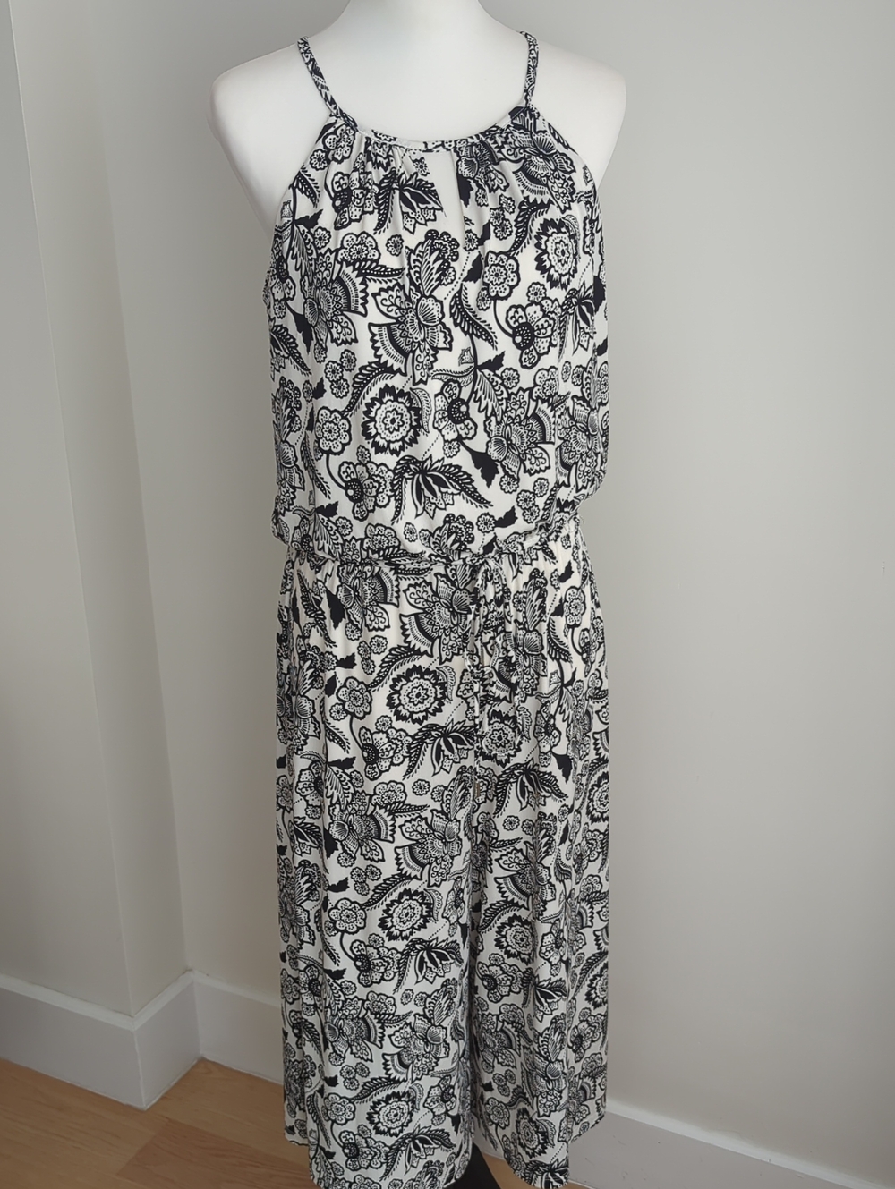 NWT London Times Black & White Floral Blouson Halter Cropped Jumpsuit SIZE 10